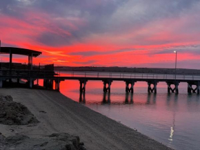 Beachside & Jetty View Apartment 7 - Sea Eagle Nest Apartment